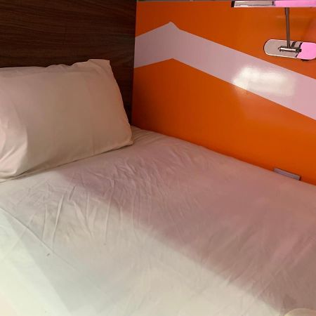 Gorgona Albergue Batumi Exterior foto