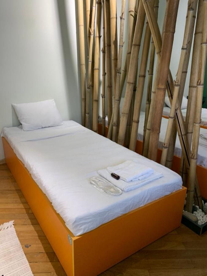 Gorgona Albergue Batumi Exterior foto