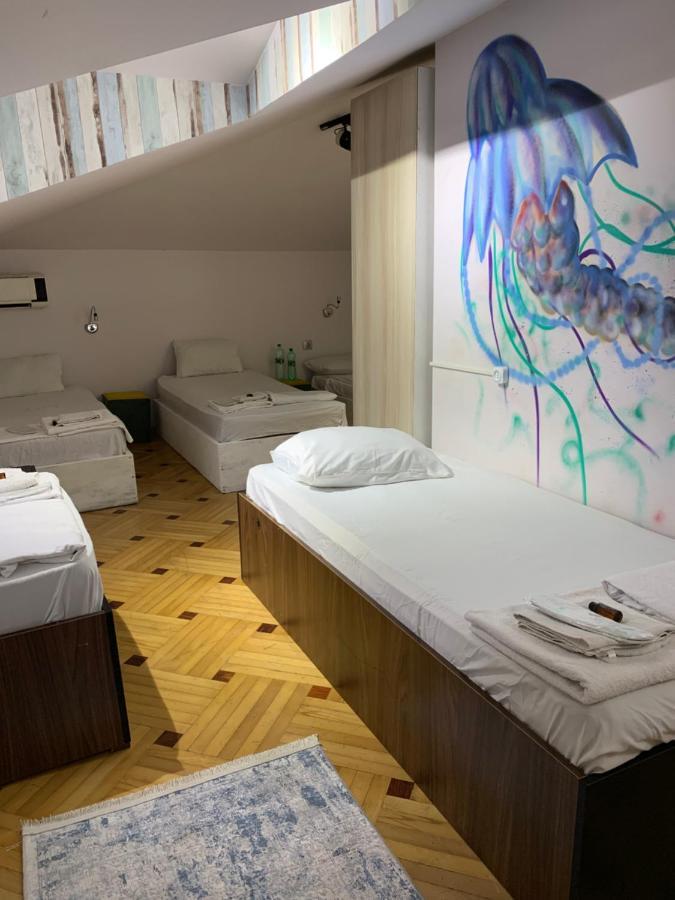Gorgona Albergue Batumi Exterior foto